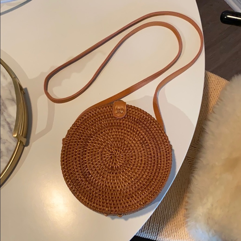 Wicker circle bag